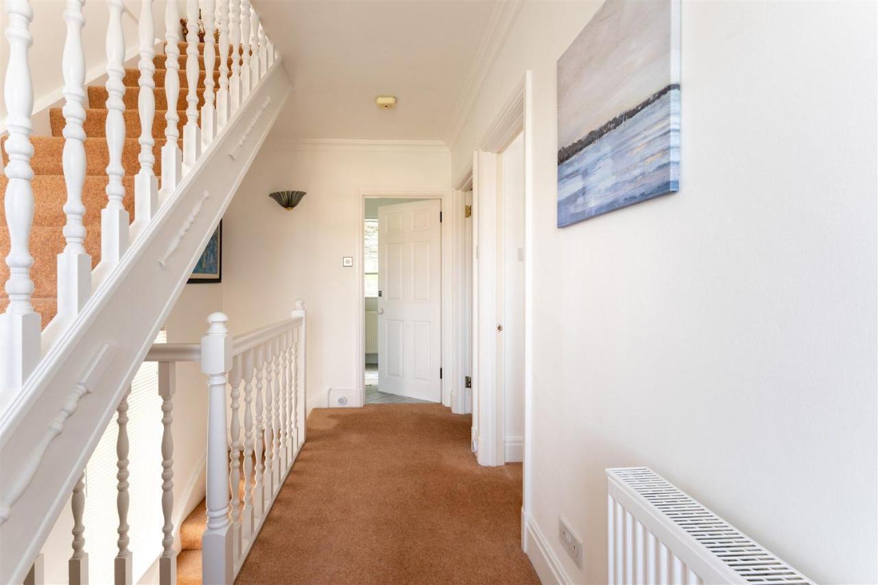Uphigh - Elevated Family Home With Stunning River Views ダートマス エクステリア 写真